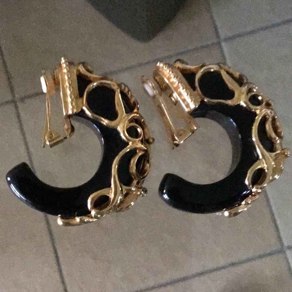 Earring - Picture 2 of 5